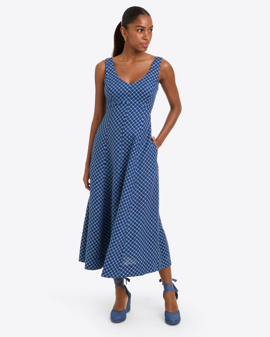 Opal Midi Dress in Linen | Color - Daisy Trellis / 0 | Draper James Opal Midi Dress in Linen | Color - Daisy Trellis / 0 | Draper James
