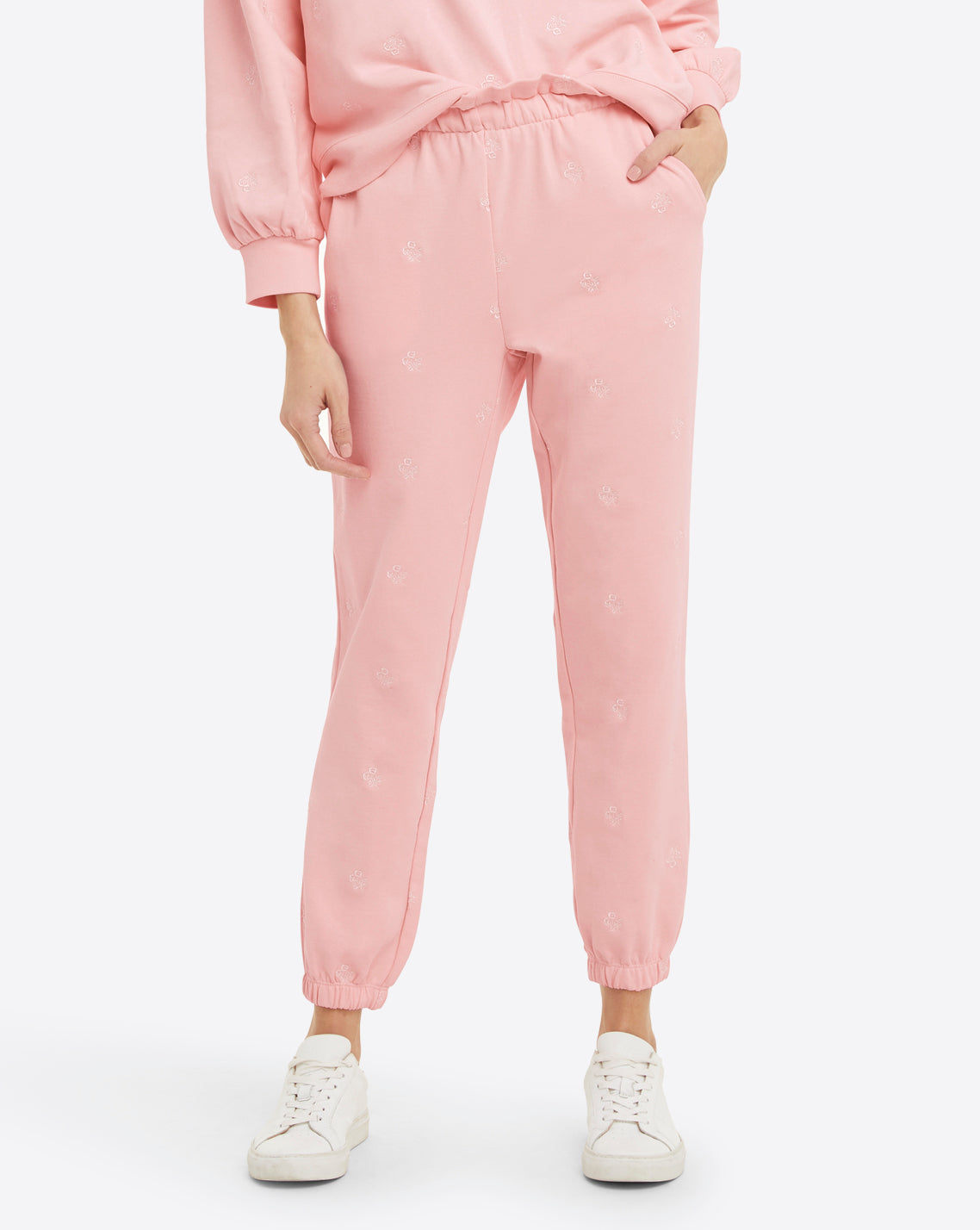 Bobbie Sweatpants in Pink Embroidered Viola – Draper James