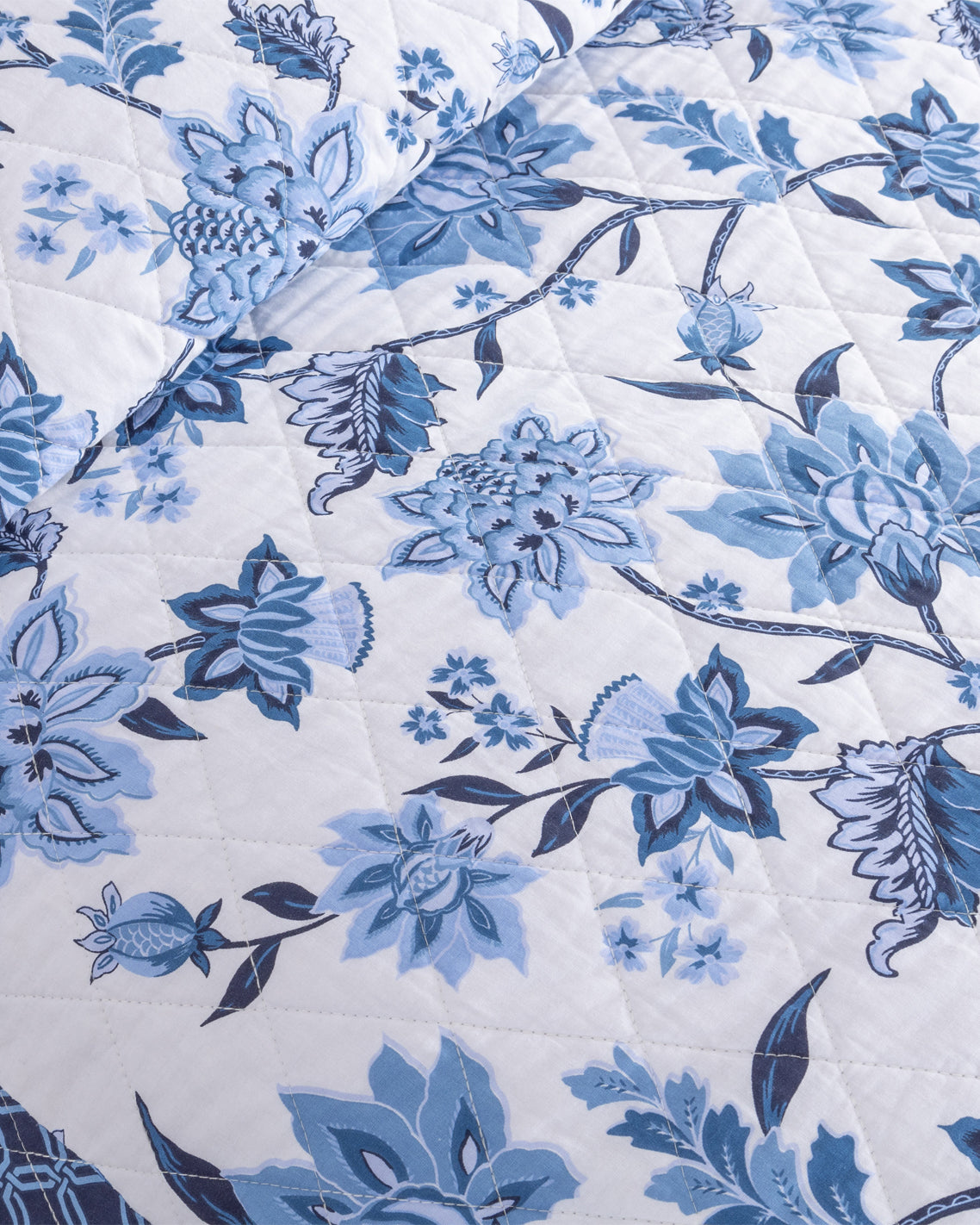 Justina Simple Lattice Quilt Set