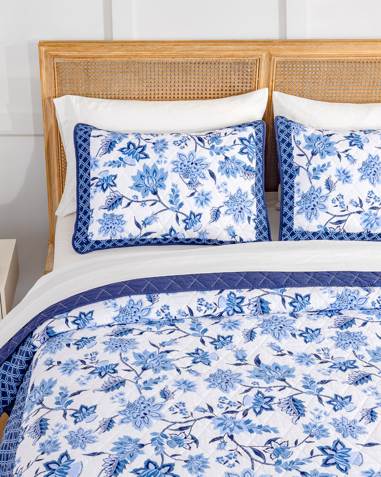 Justina Simple Lattice Quilt Set