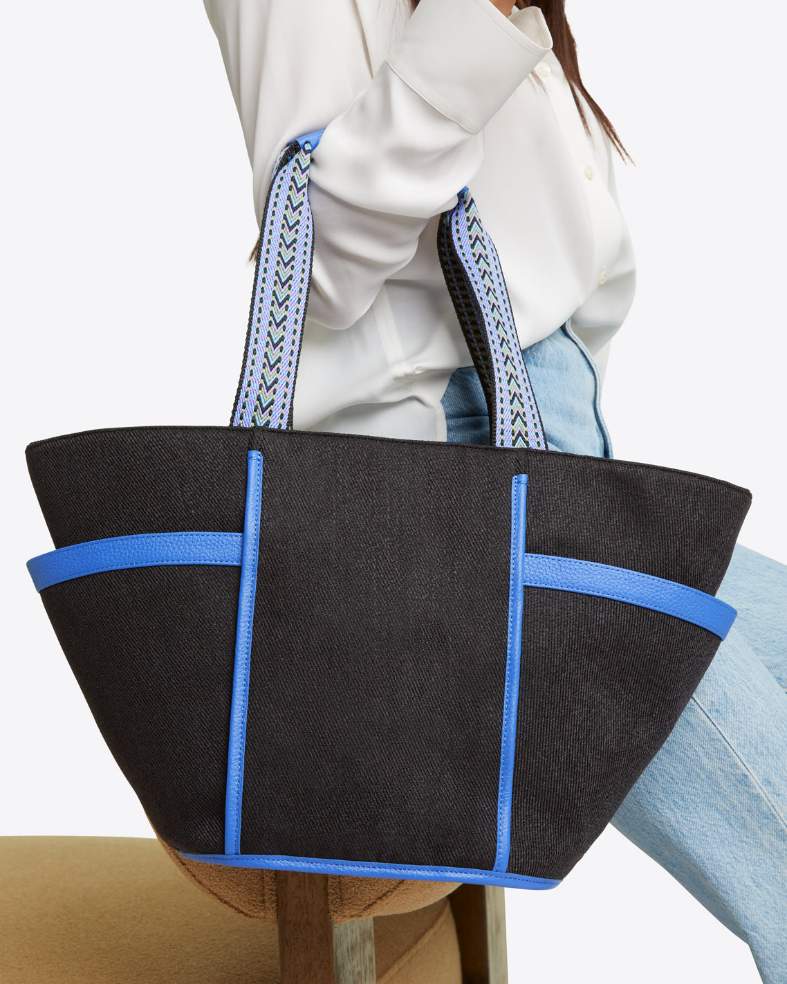 Tapered Twill Tote in Black