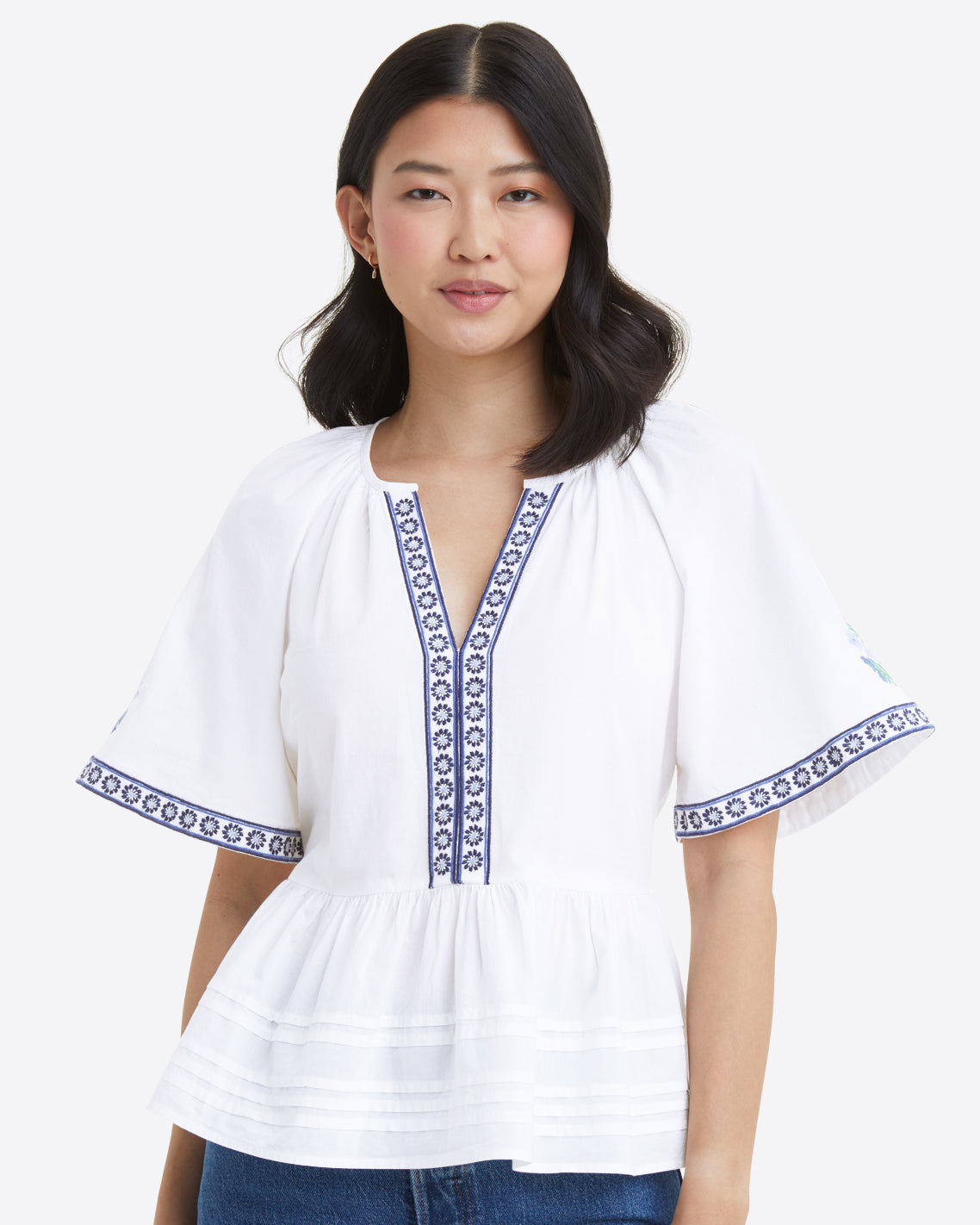 Short Sleeve Top in Floral Embroidery