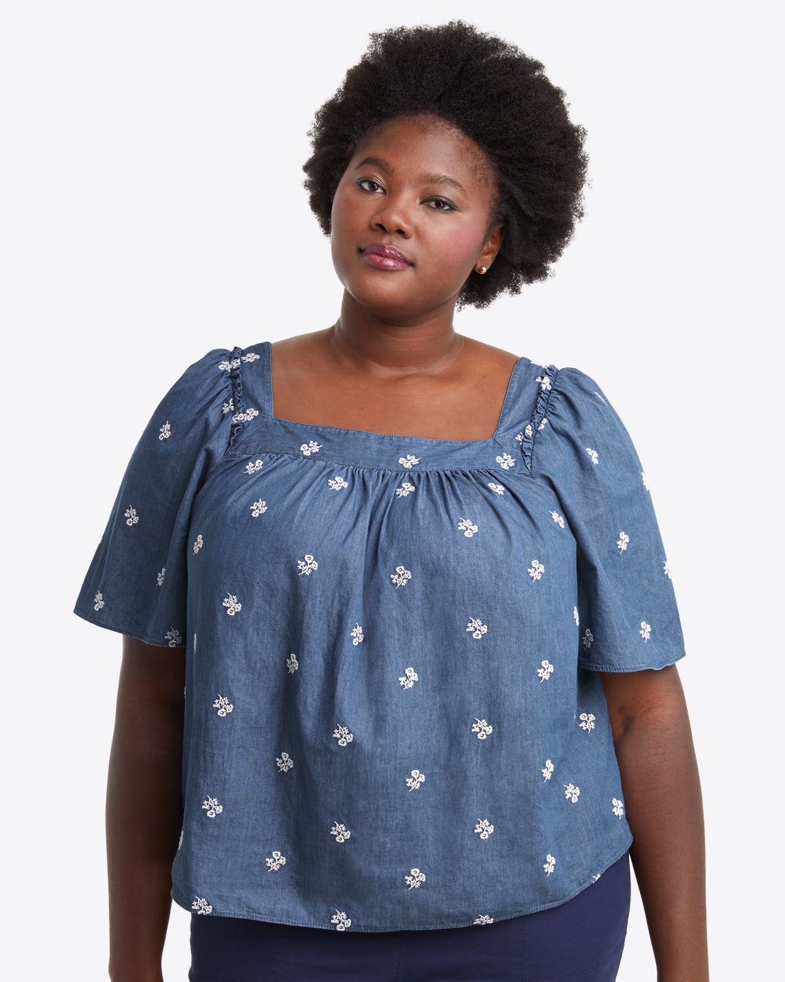 Maren Top in Embroidered Chambray